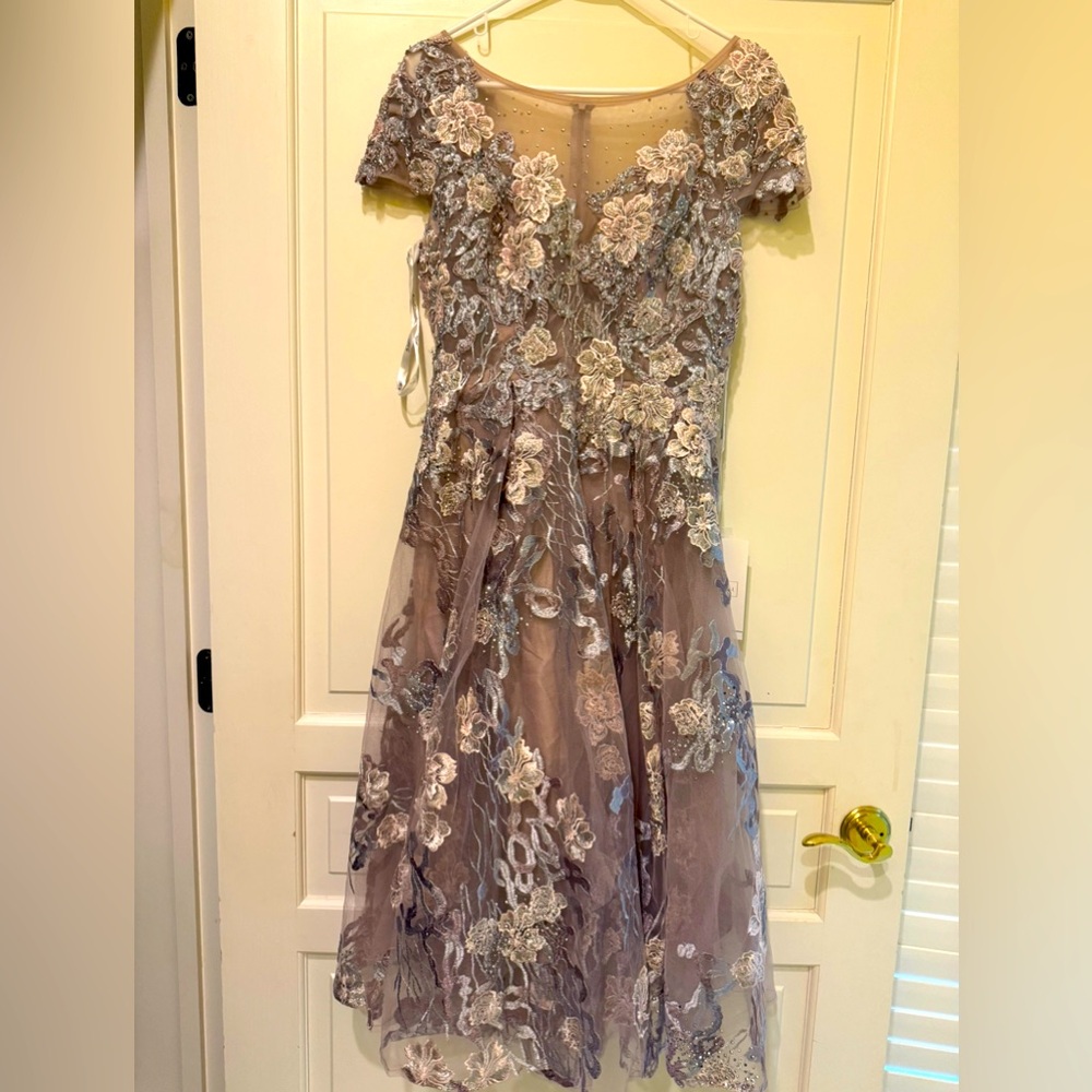 Beautiful size 8 midi dress